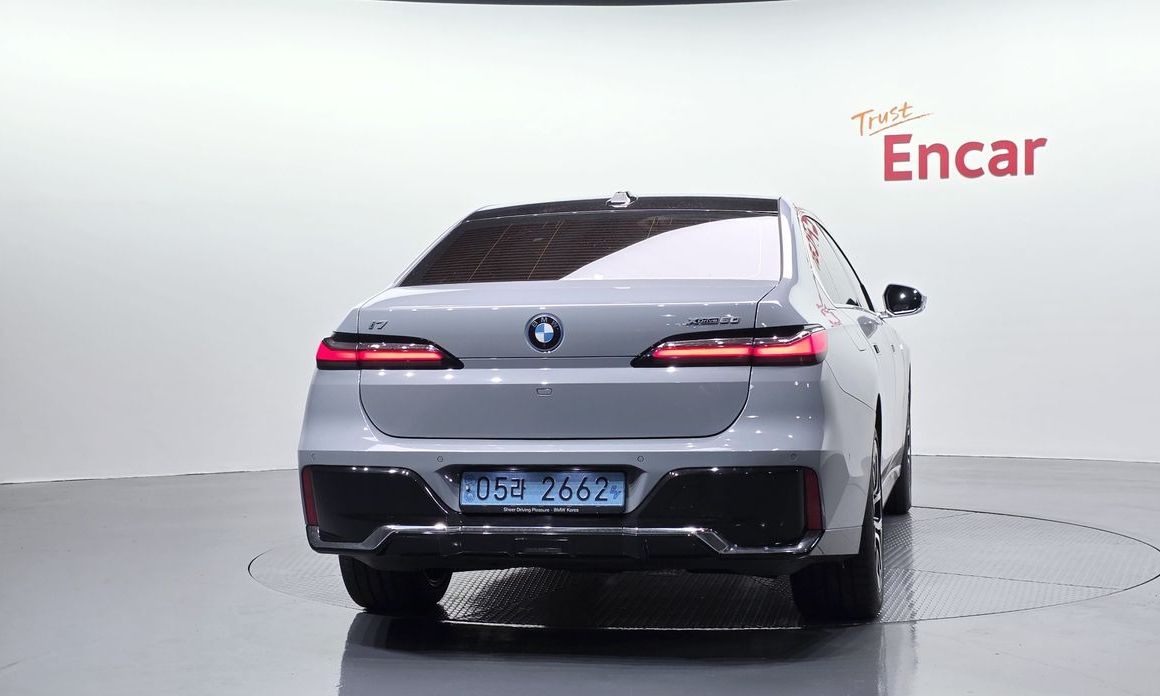 BMW i7 2023