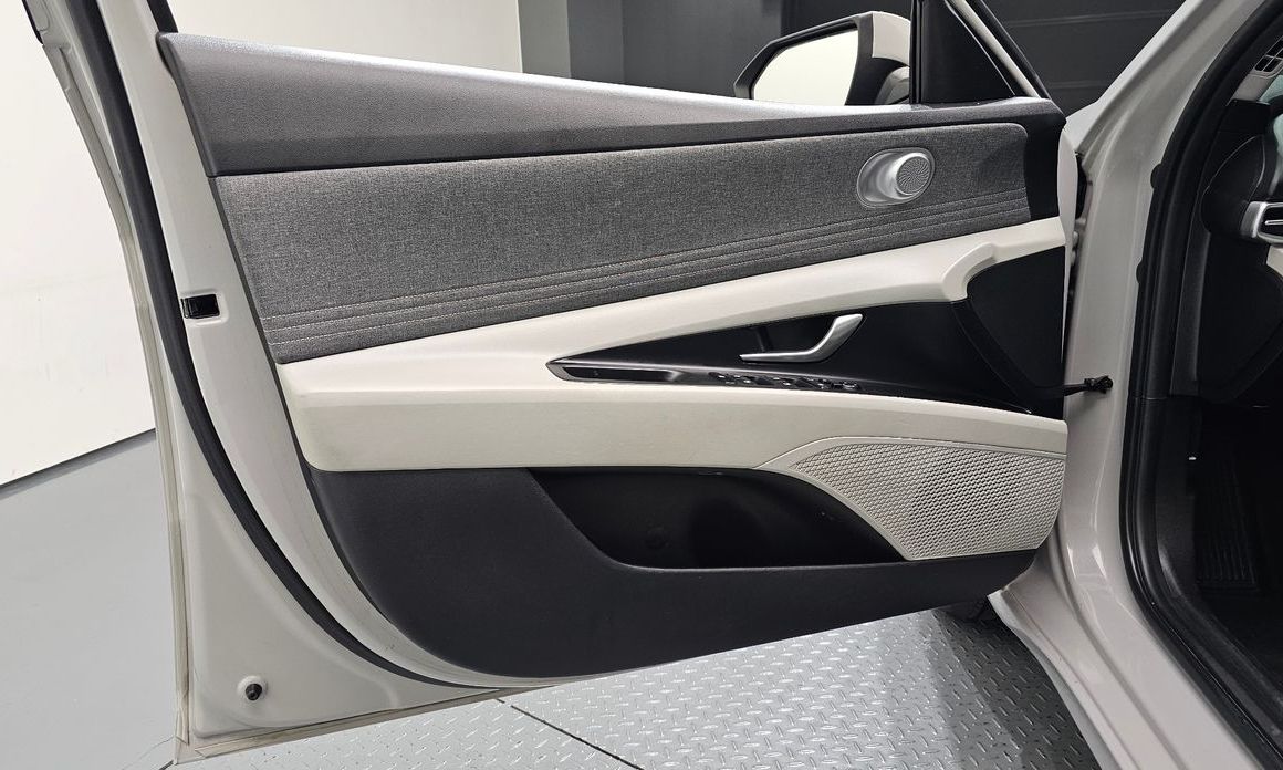 Hyundai AVANTE 2021