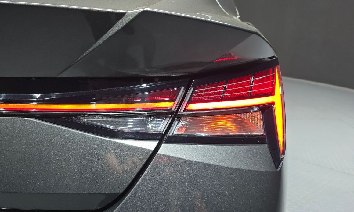 Hyundai AVANTE 2021