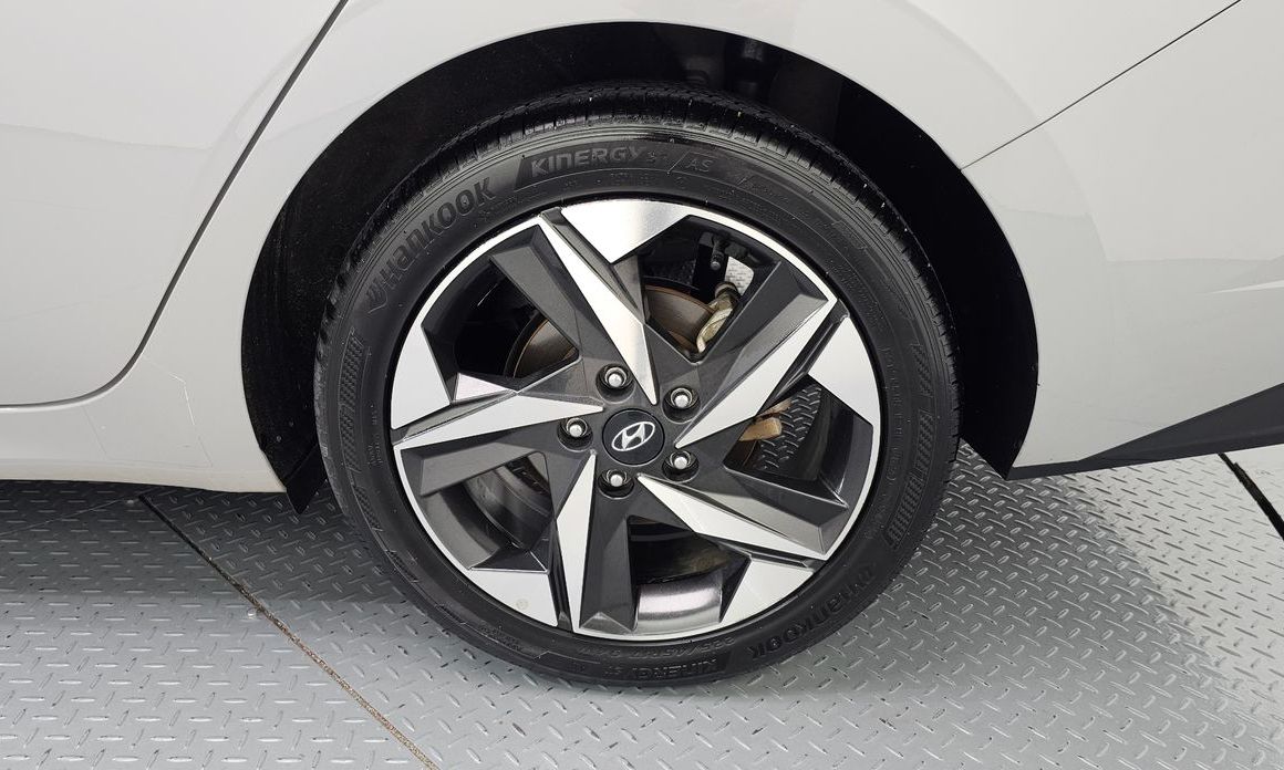 Hyundai AVANTE 2021