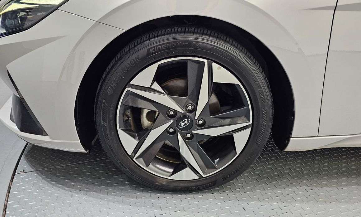 Hyundai AVANTE 2021