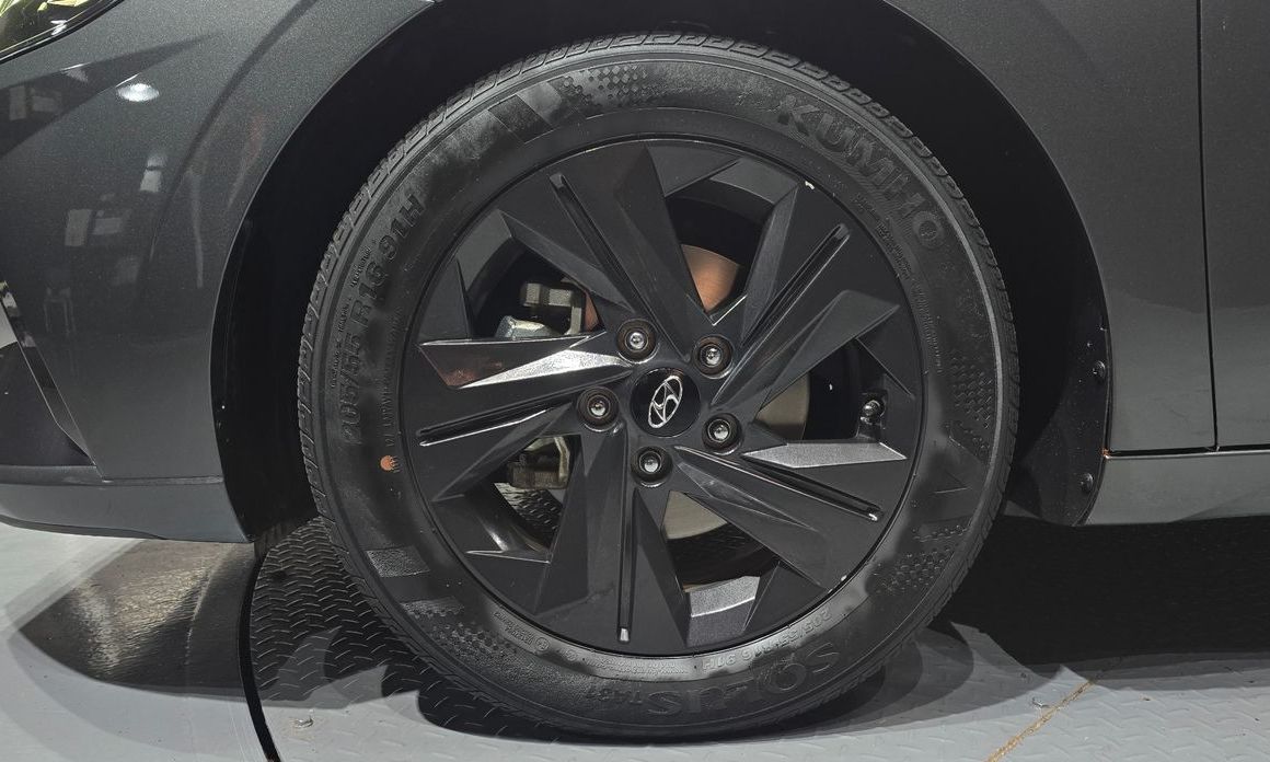 Hyundai AVANTE 2021