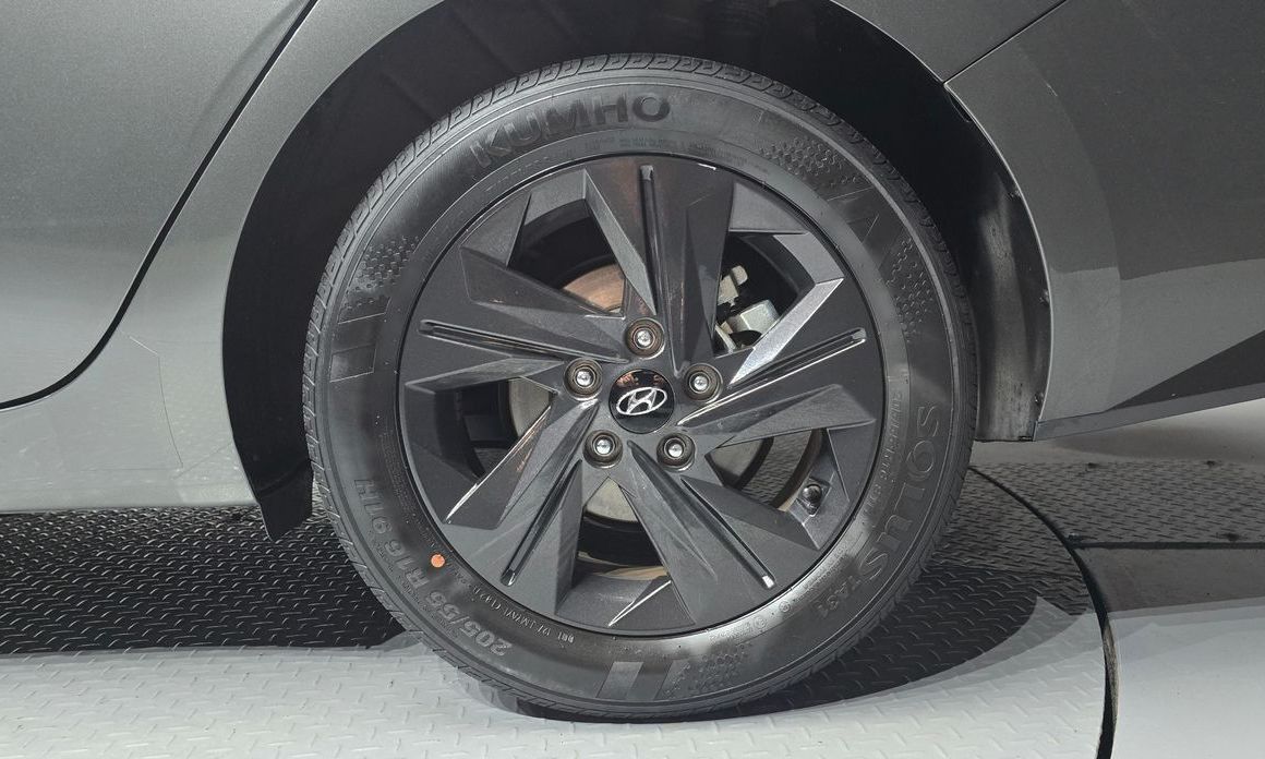 Hyundai AVANTE 2021