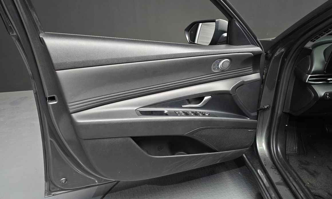 Hyundai AVANTE 2021