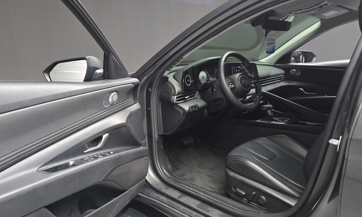 Hyundai AVANTE 2021