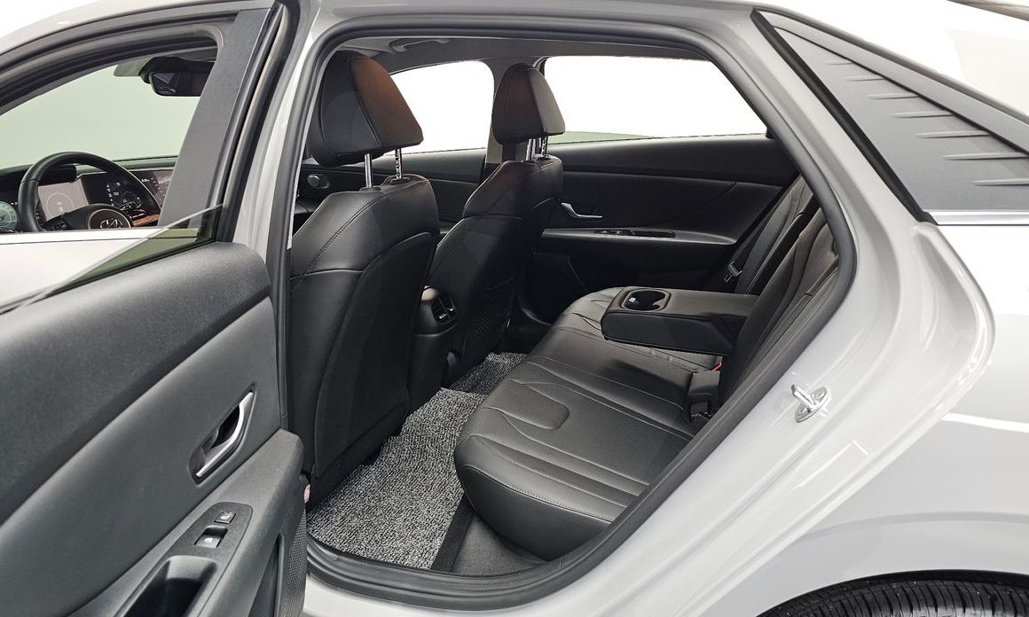 Hyundai AVANTE 2021