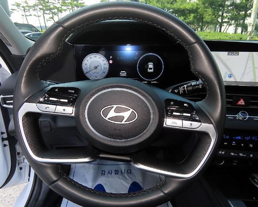 Hyundai AVANTE 2025