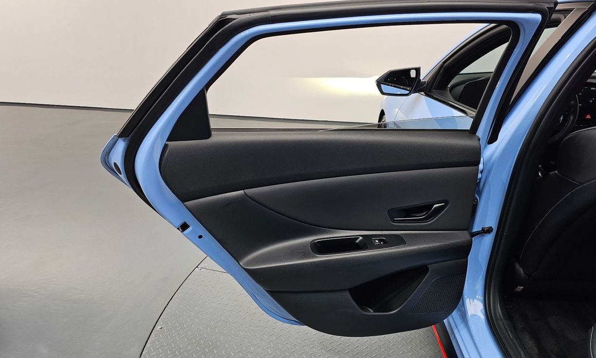 Hyundai AVANTE 2025