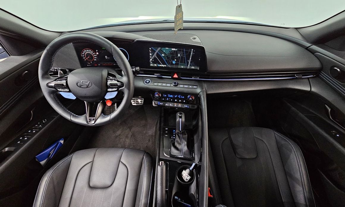 Hyundai AVANTE 2025