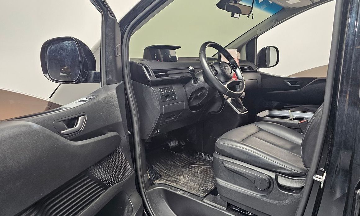 Hyundai Staria 2023