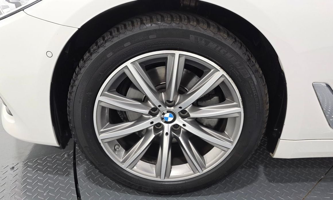 BMW 5-Series 2019