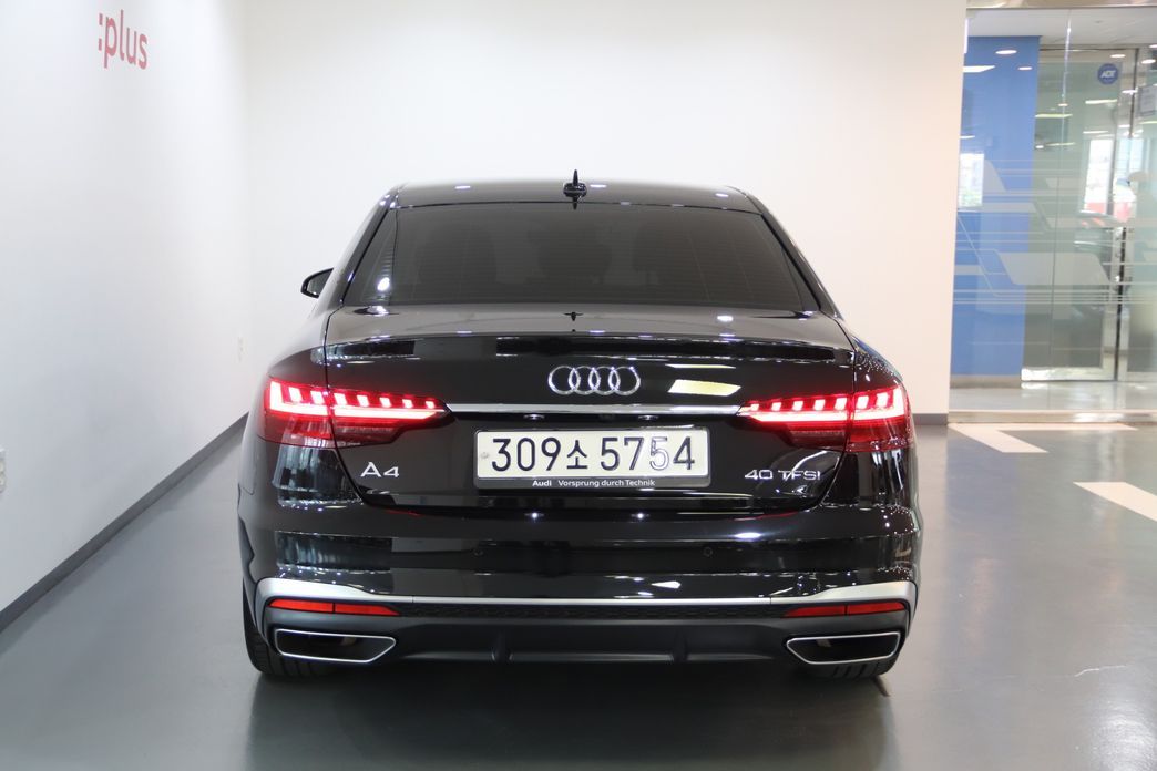 Audi A4 2023