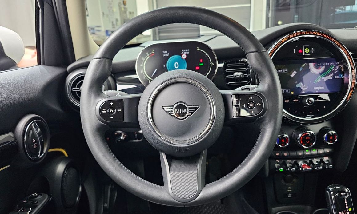 Mini Cooper 2024