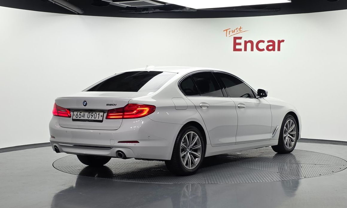 BMW 5-Series 2019