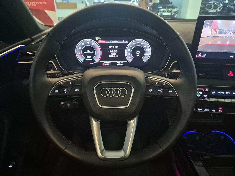 Audi A4 2023