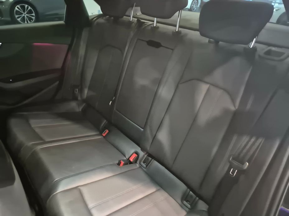 Audi A4 2023