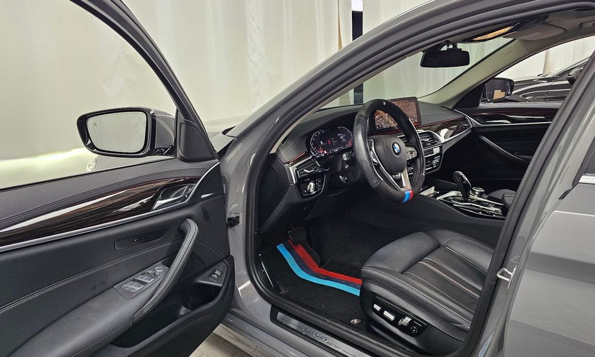 BMW 5-Series 2022