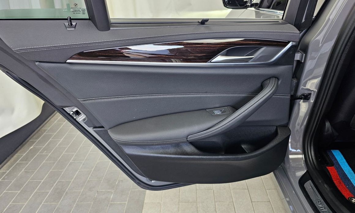 BMW 5-Series 2022