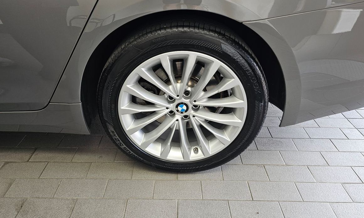 BMW 5-Series 2022