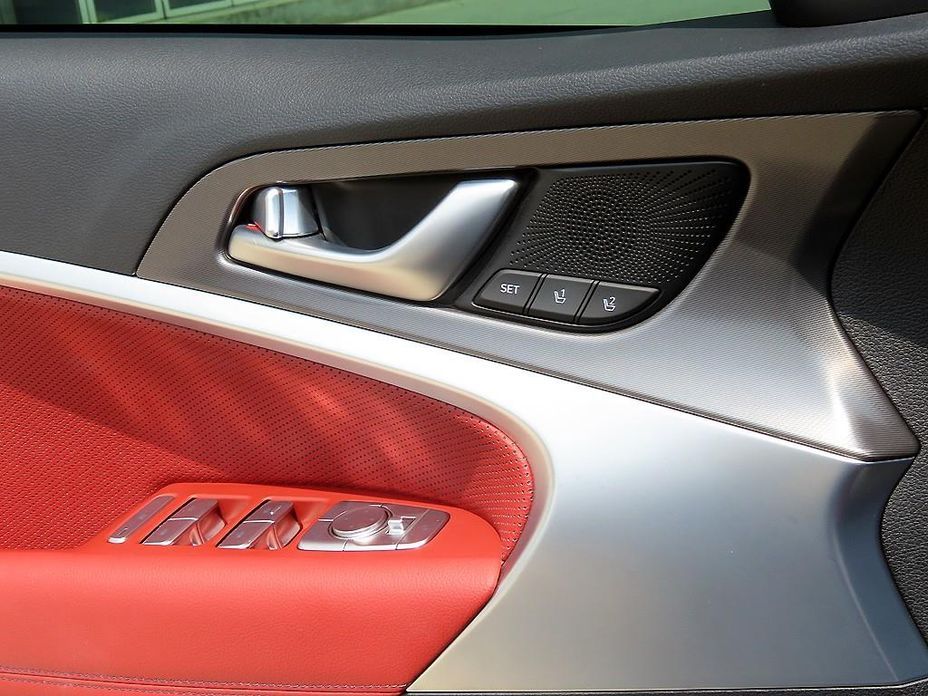 Genesis G70 2024
