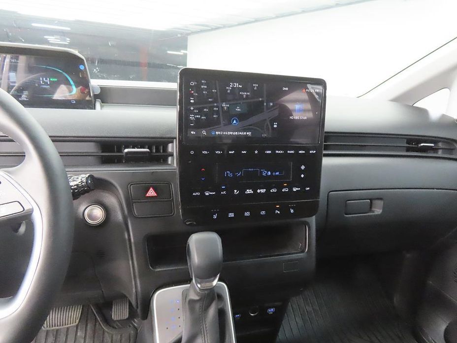 Hyundai Staria 2025
