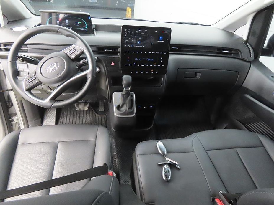 Hyundai Staria 2025