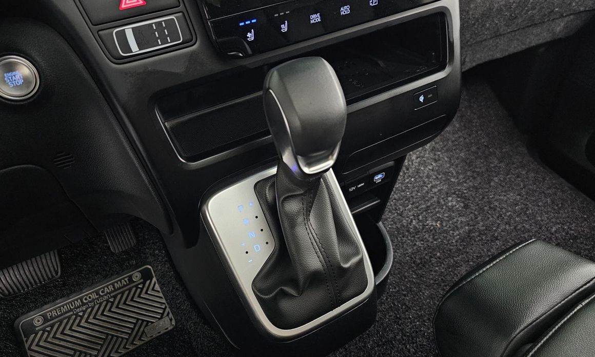 Hyundai Staria 2025