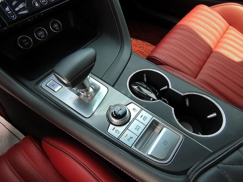 Genesis G70 2024