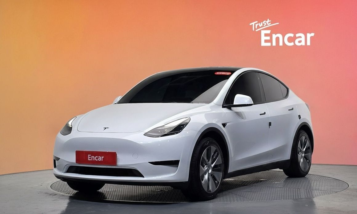 Tesla Model Y 2024