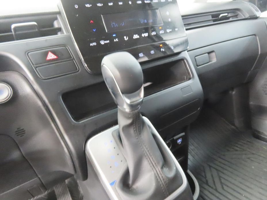 Hyundai Staria 2025