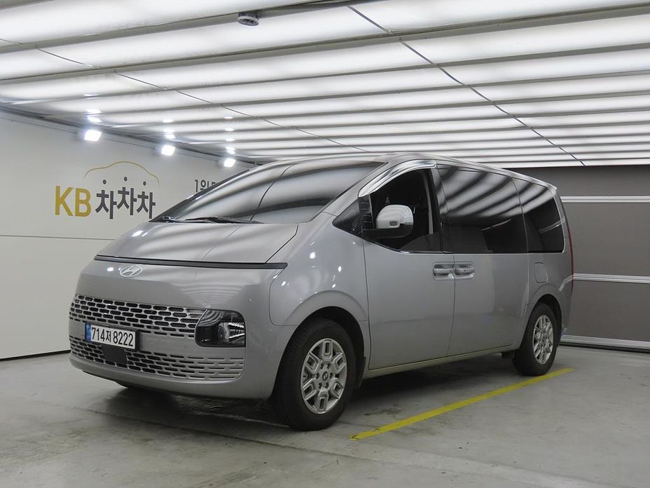 Hyundai Staria 2025