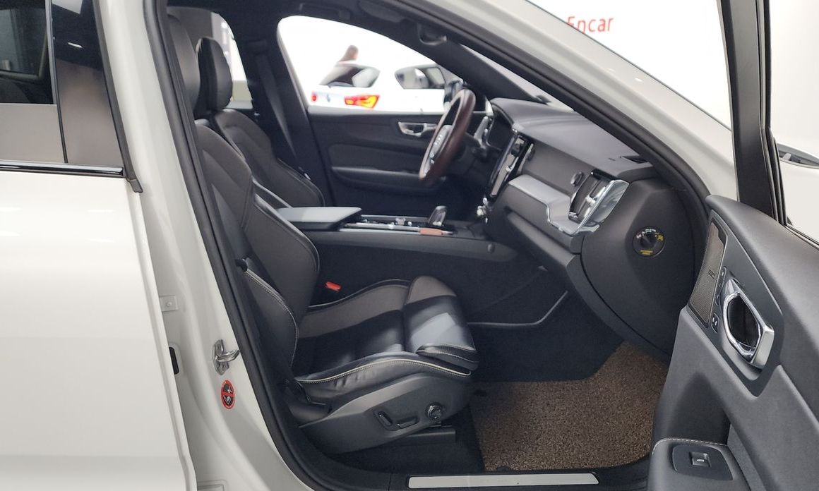 Volvo XC60 2021