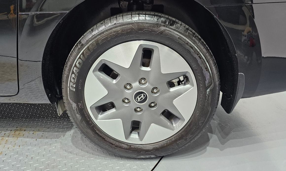 Hyundai Staria 2025