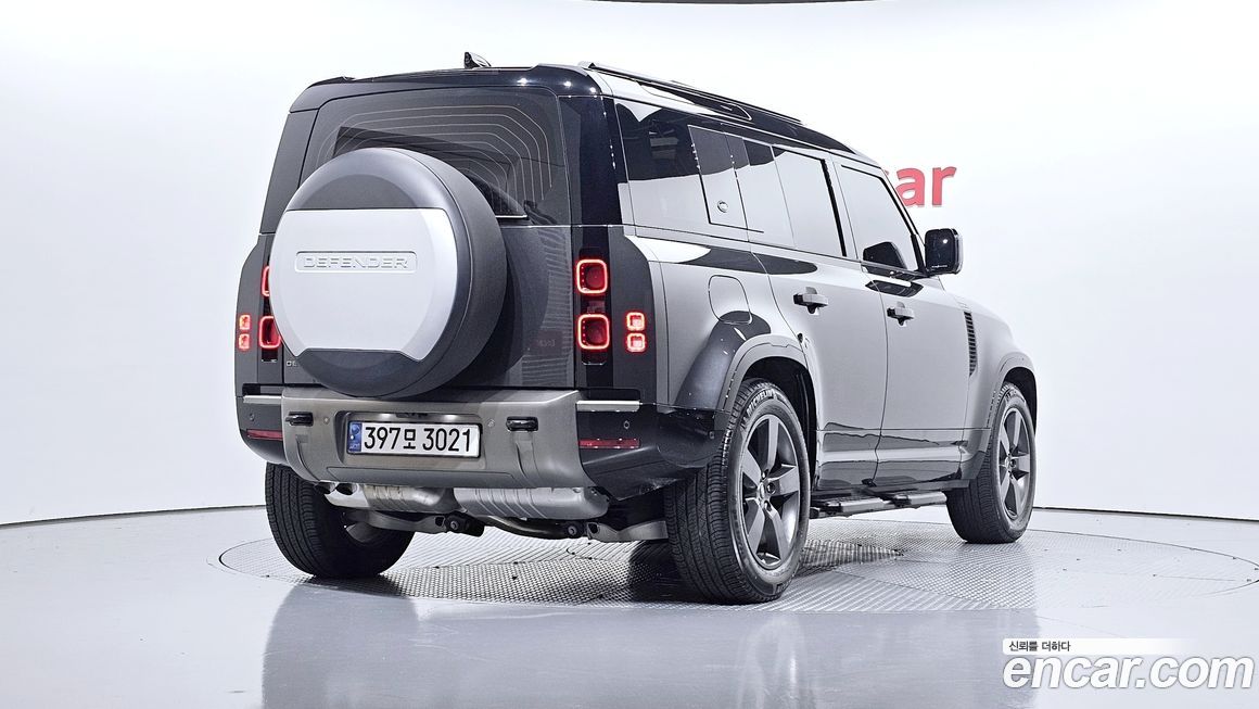 Land Rover Defender 2024