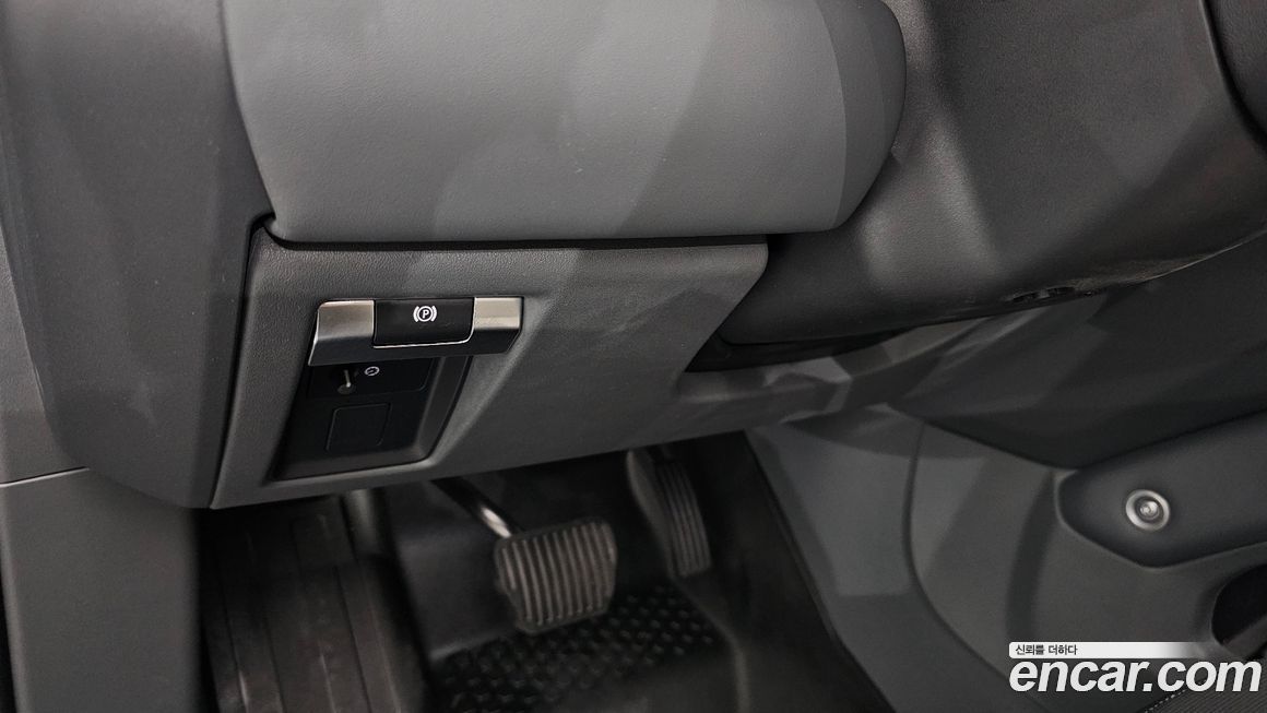 Land Rover Defender 2024