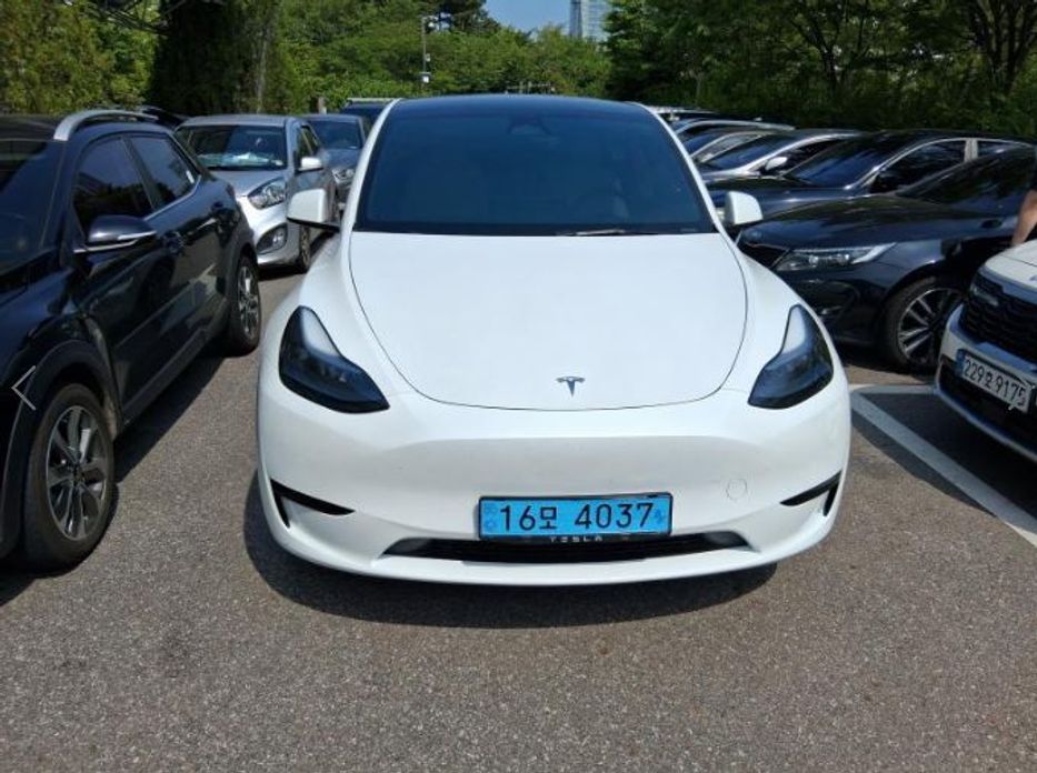 Tesla Model Y 2023