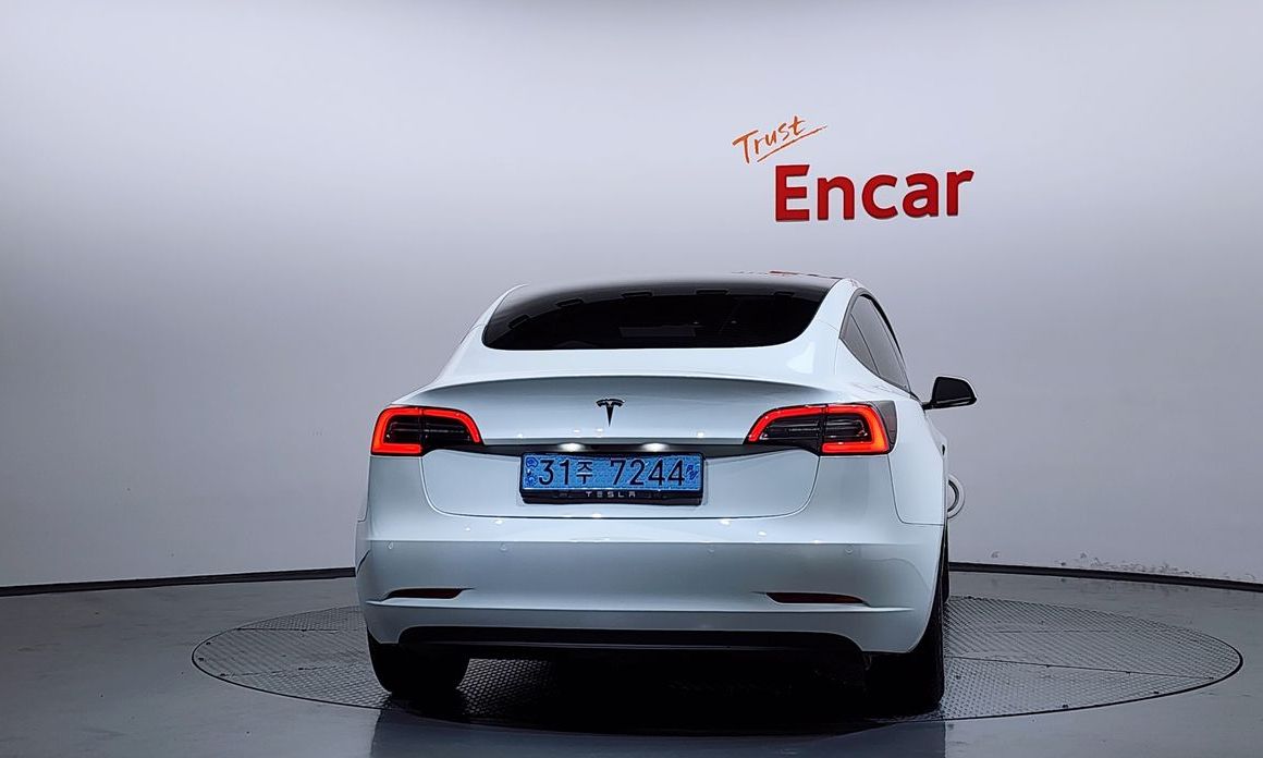 Tesla Model 3 2022