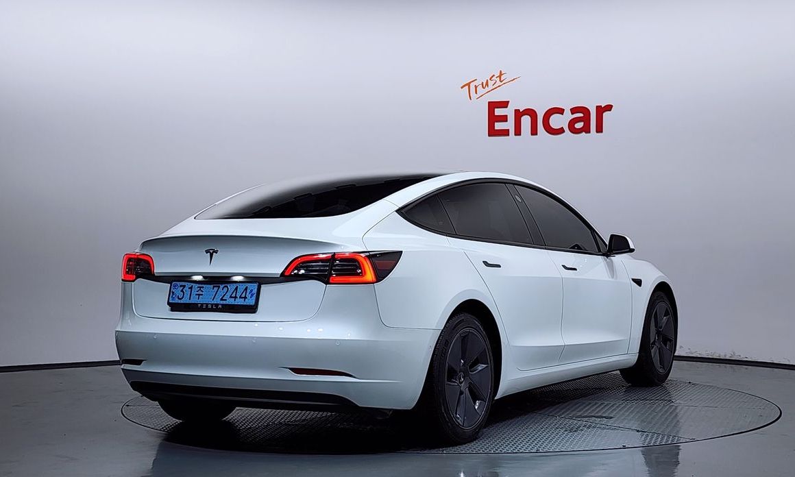 Tesla Model 3 2022