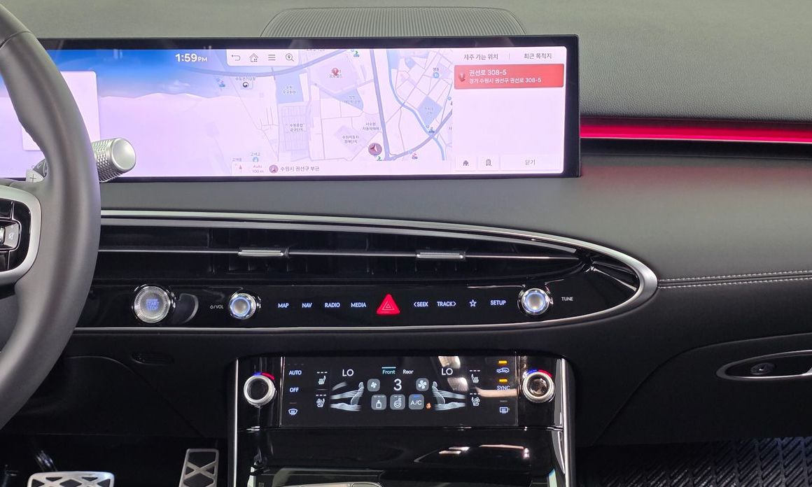 Genesis GV70 2025
