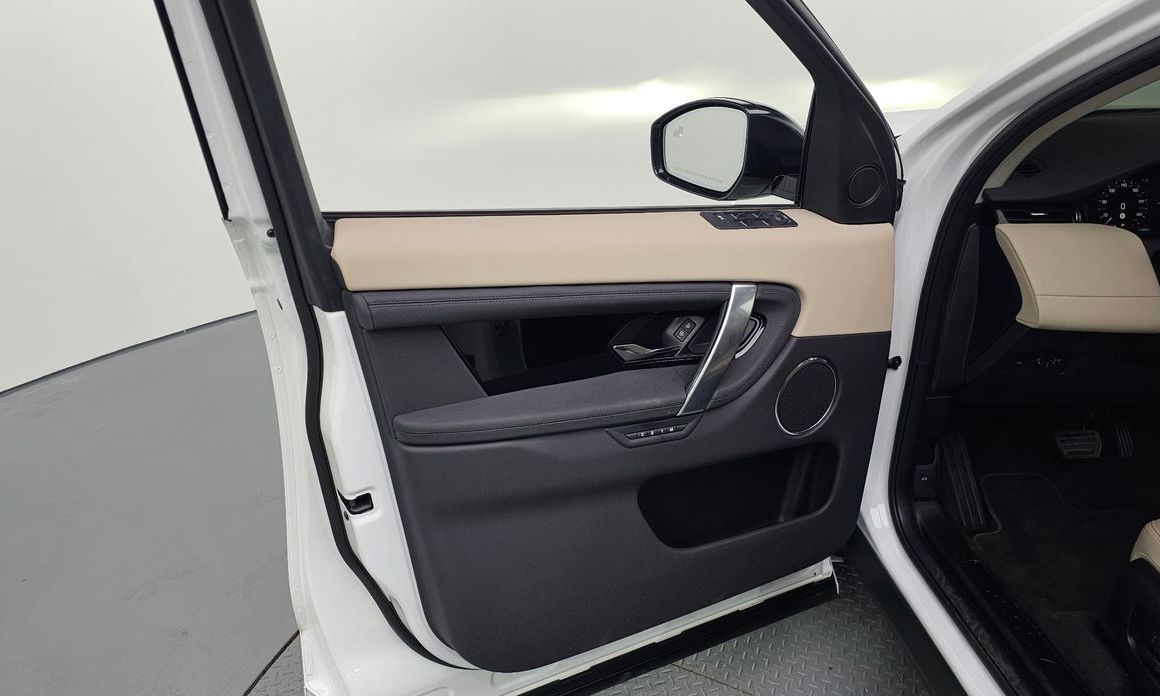 Land Rover Discovery Sport 2025