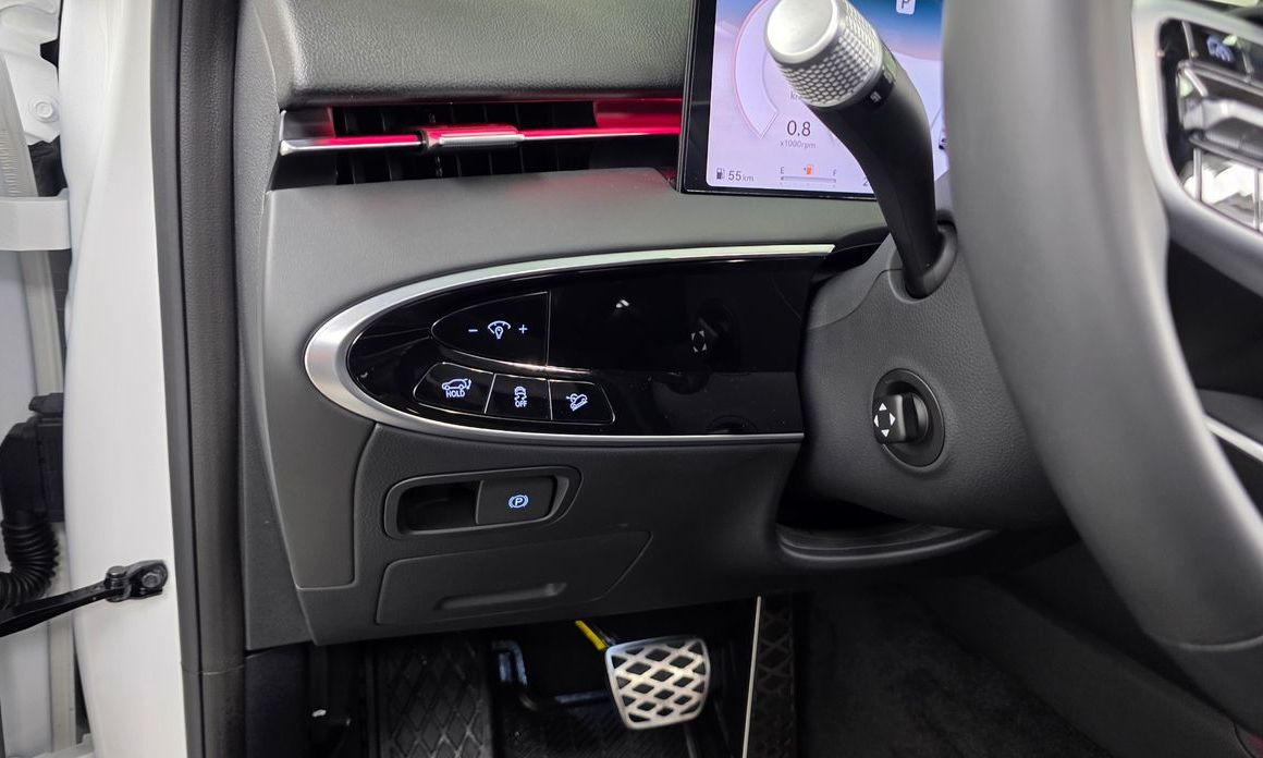 Genesis GV70 2025