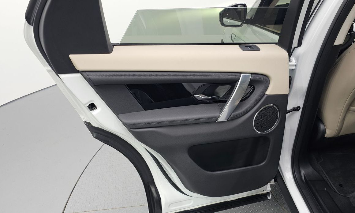 Land Rover Discovery Sport 2025