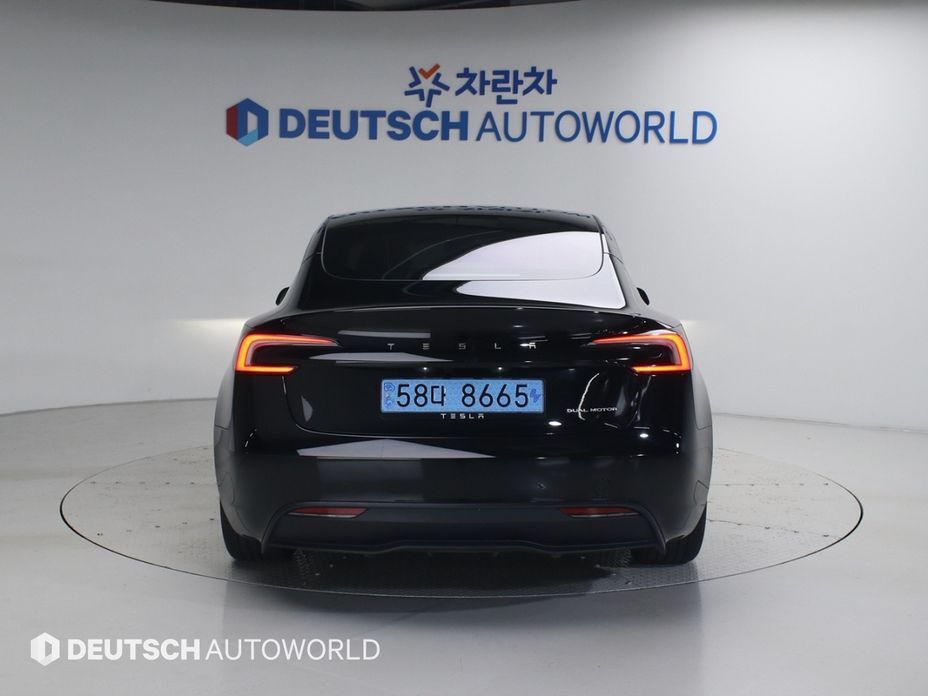Tesla Model 3 2024
