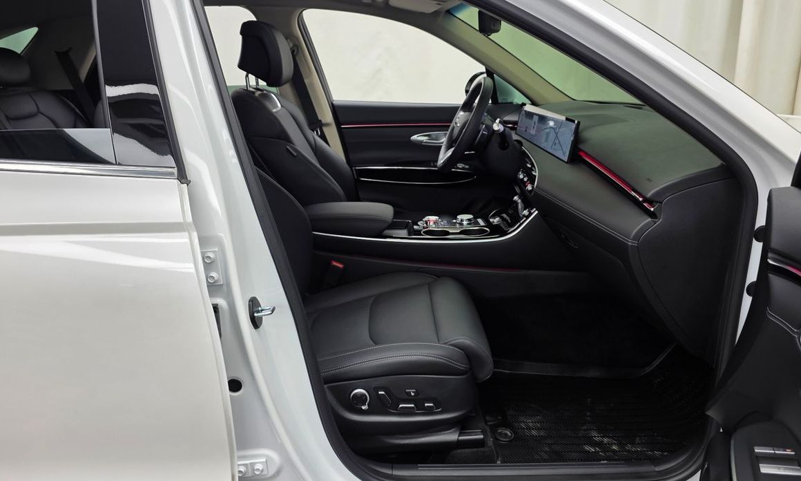 Genesis GV70 2025