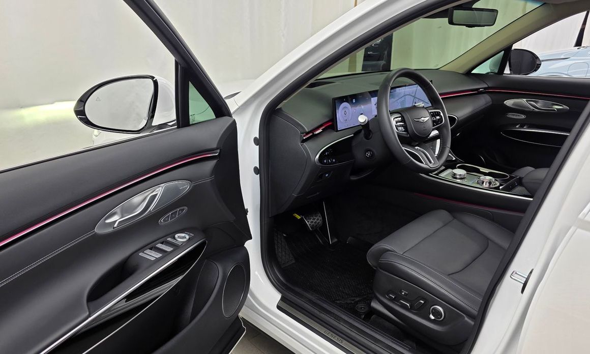 Genesis GV70 2025