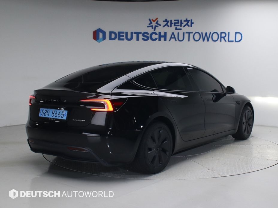 Tesla Model 3 2024