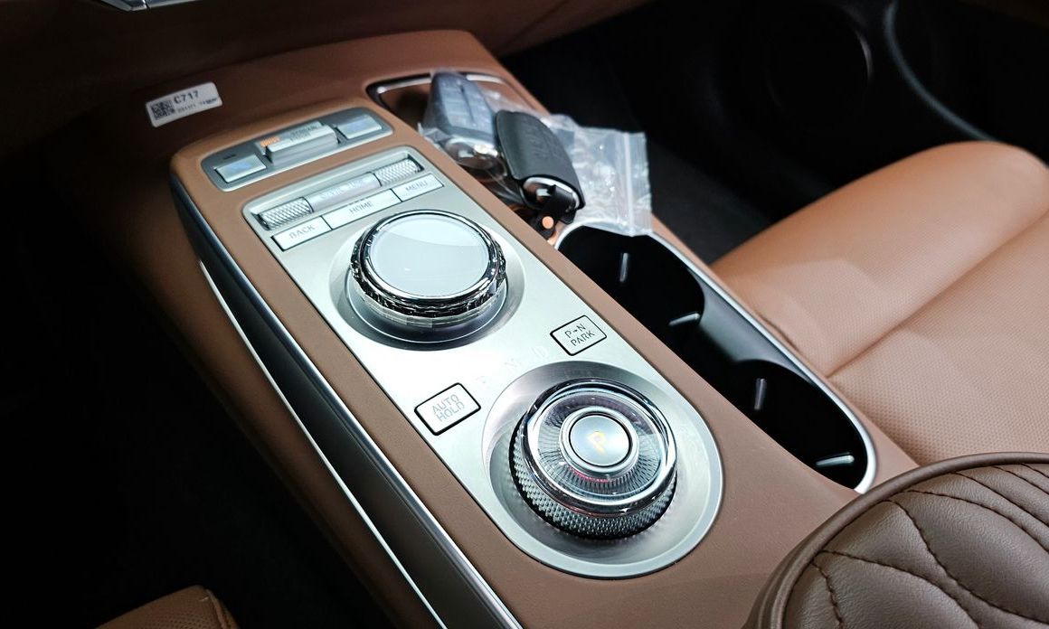 Genesis GV70 2024
