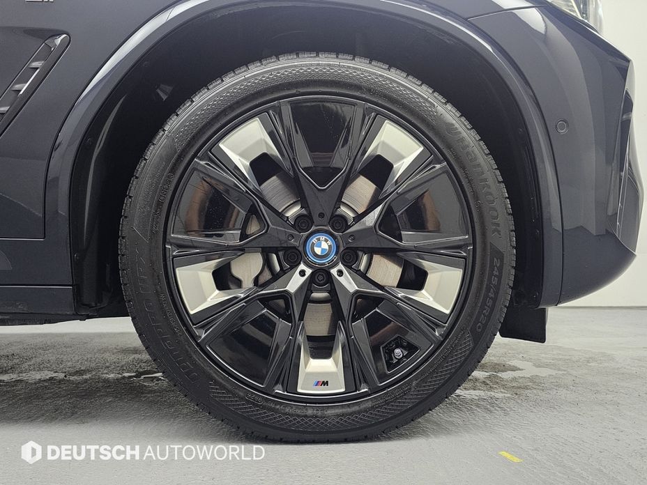 BMW iX3 2024