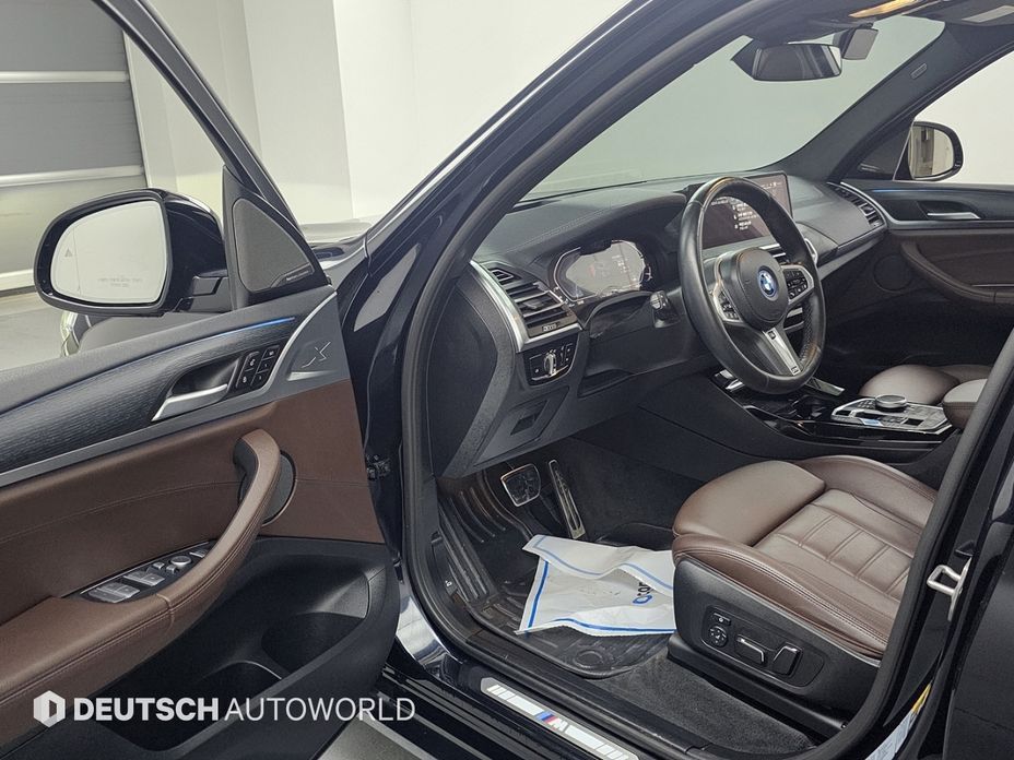 BMW iX3 2024