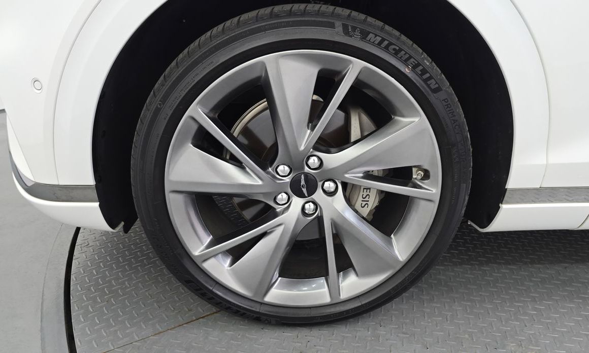 Genesis GV70 2025